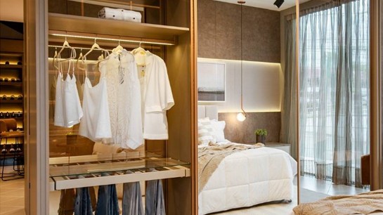 Além de embelezar o espaço, espelhos fortalecem a personalidade do quarto.