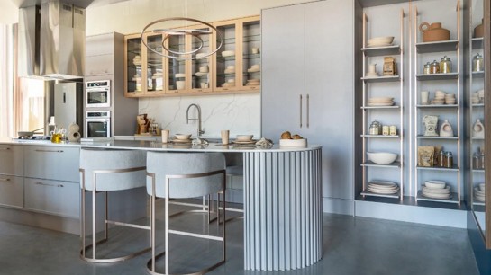 Customização traz ao ambiente a sensação de aconchego e espaço.